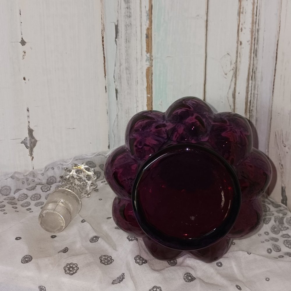 RARE 9" Vintage ca. 1942 Fenton Mulberry Glass Melon Shaped Decanter w/ Stopper - Picture 4 of 5